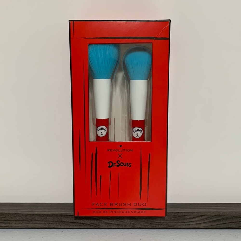 I 🖤 Revolution x Dr. Seuss Face Brush Duo-NIB